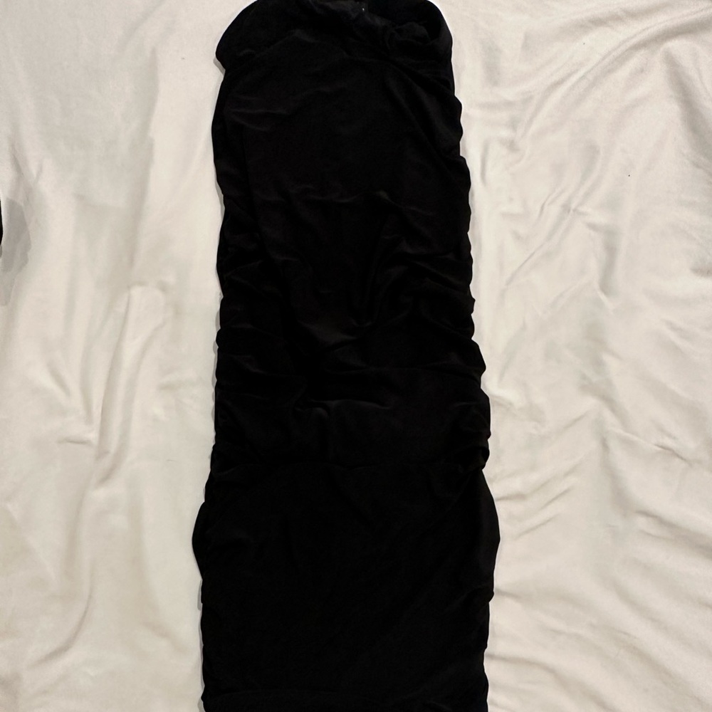 Maxi black skirt with runched sides